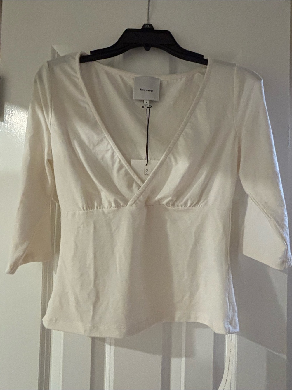 Reformation Aylani knit 3/4 sleeve Top V neckline